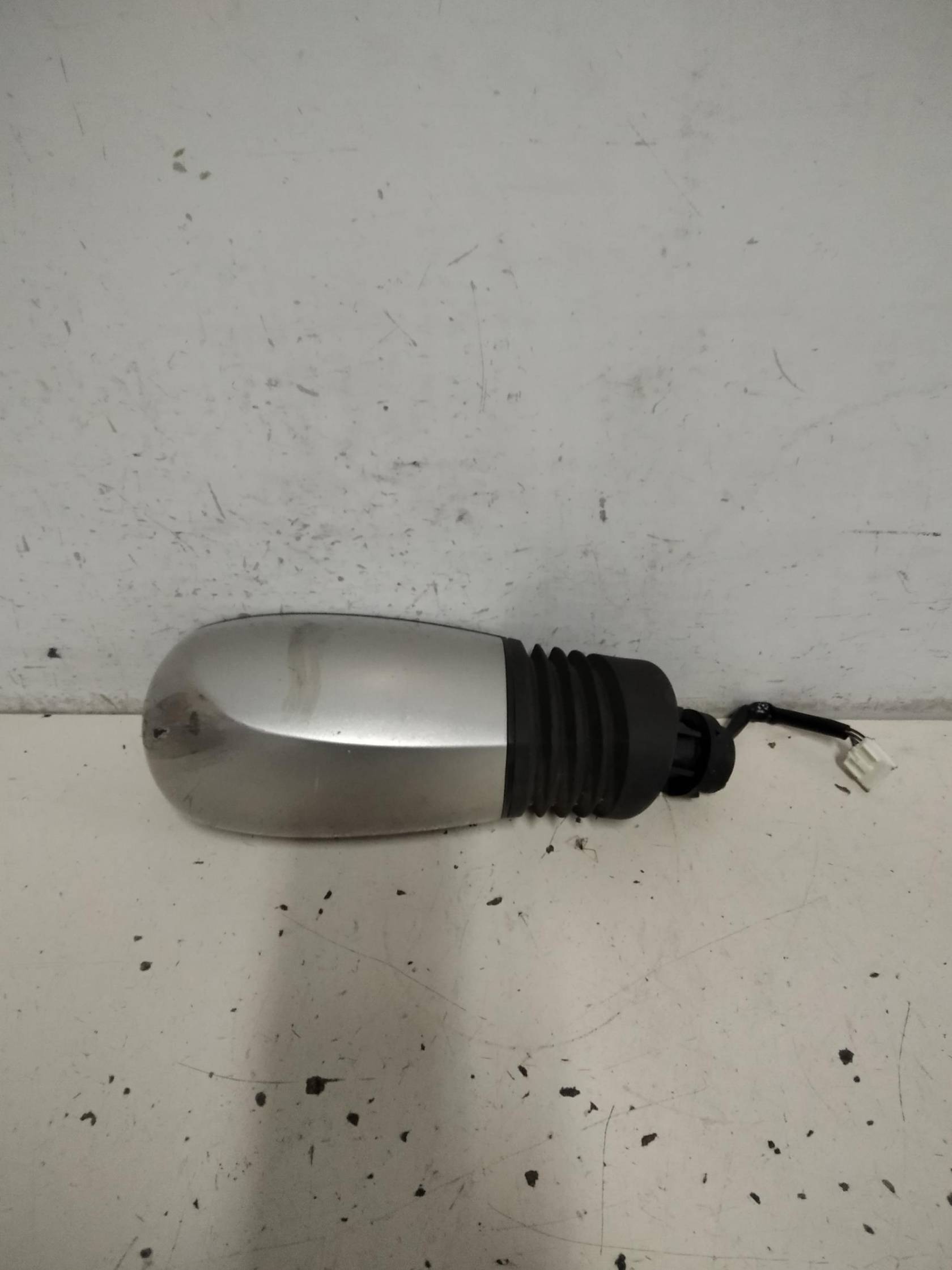 Retrovisore est. dx.